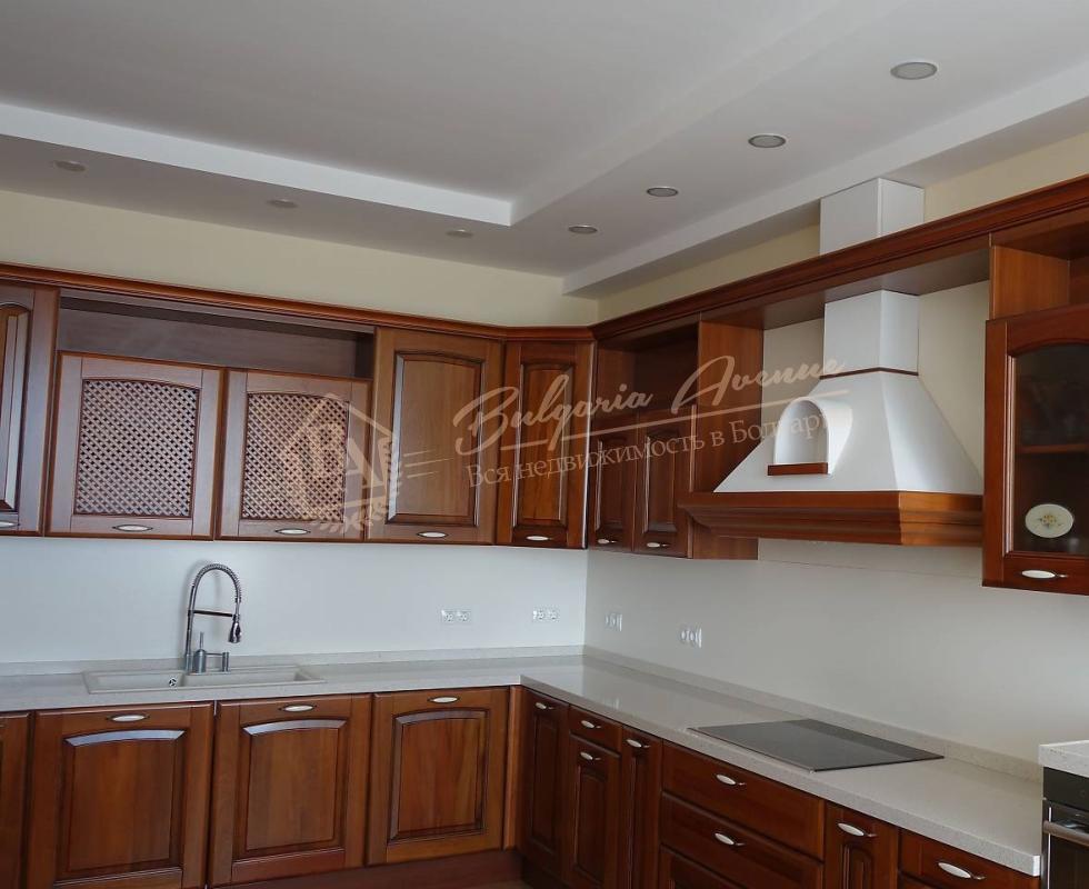 Beautiful house with panoramic views of the Sunny Beach bay and the town of Nessebar