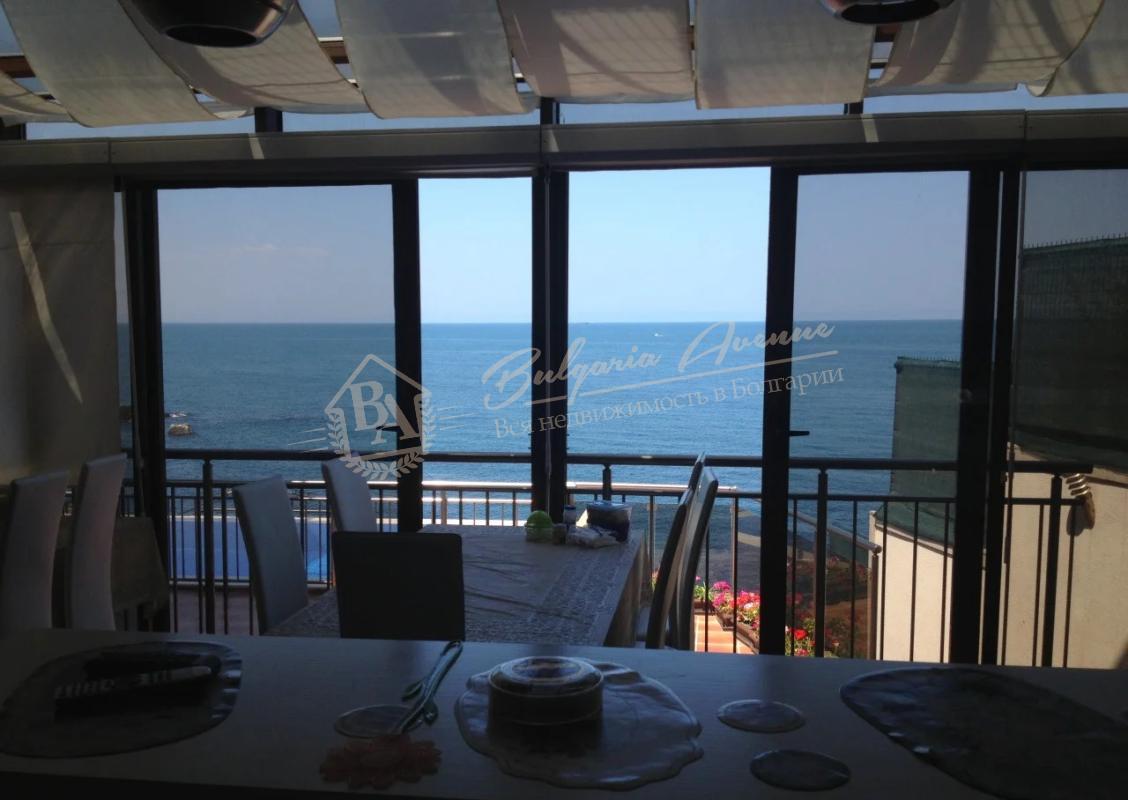 Luxury house with beautiful view of the bay