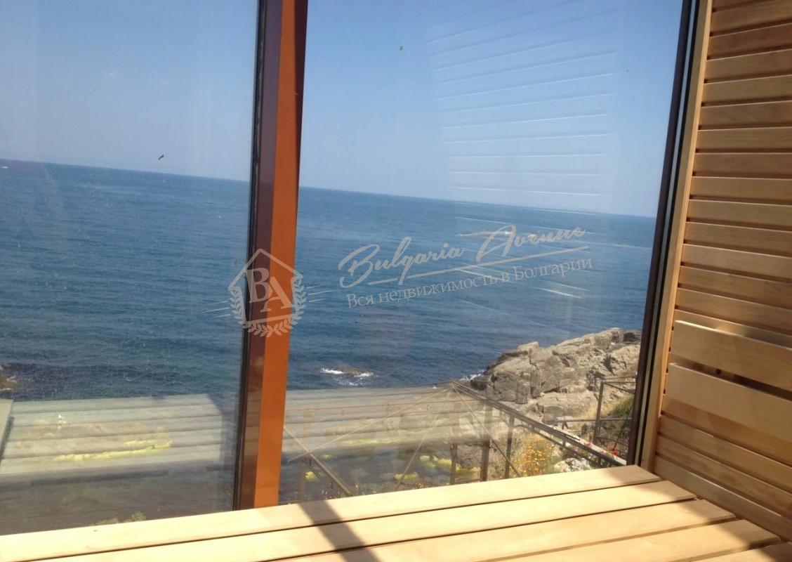 Luxury house with beautiful view of the bay
