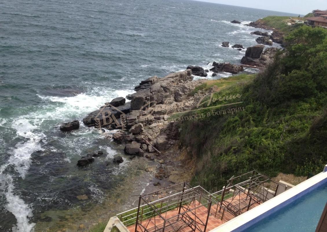 Luxury house with beautiful view of the bay