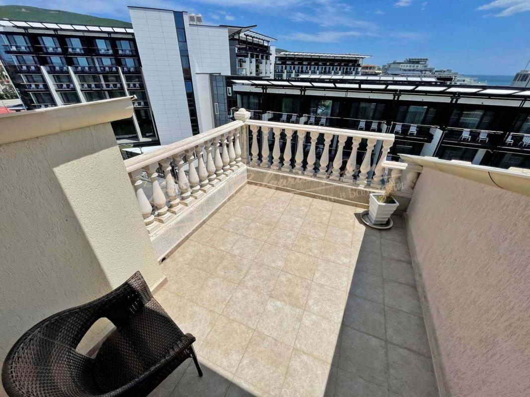 Three-Bedroom Apartment in "Royal Bay", Sveti Vlas - Sea View