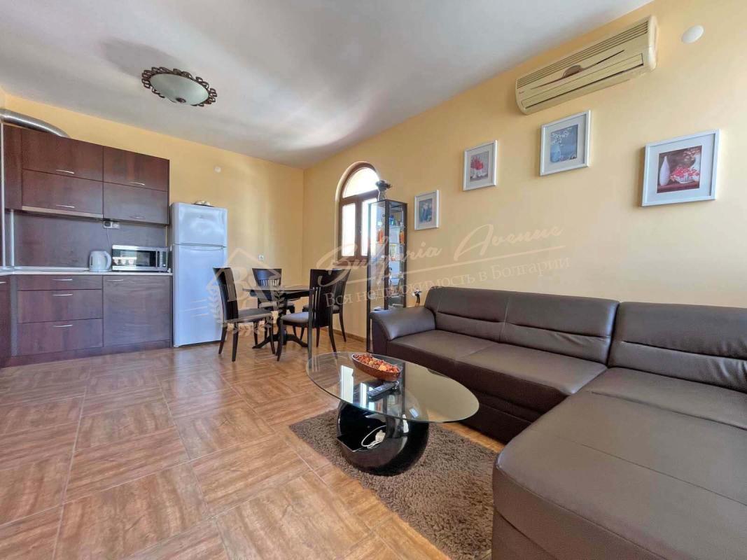 Three-Bedroom Apartment in "Royal Bay", Sveti Vlas - Sea View