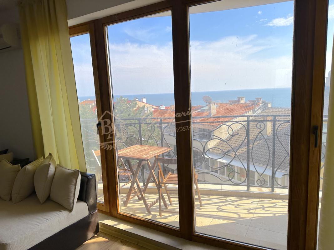 Large one-bedroom apartment with panoramic sea view in a residential building without maintenance tax in Sveti Vlas