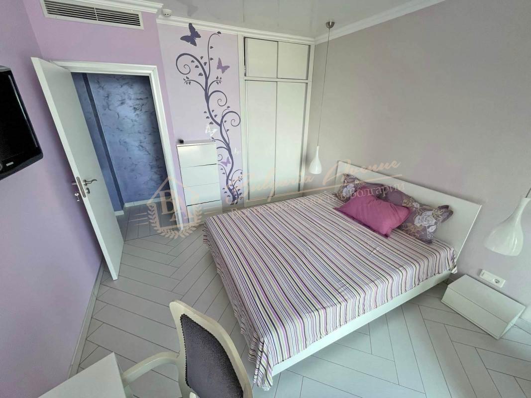 Three-bedroom apartment in the elite Atrium complex, Elenite. First line, frontal sea view!