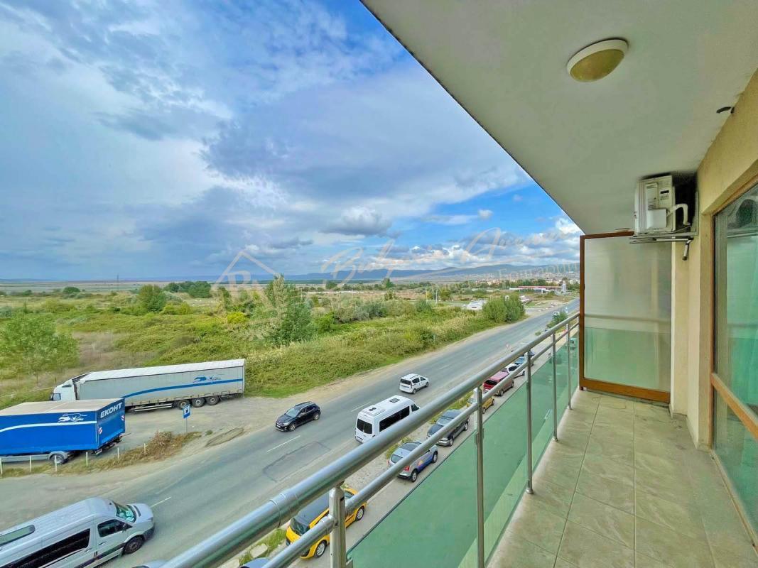 Large studio in Boulevard, Sunny Beach. No maintenance fee!
