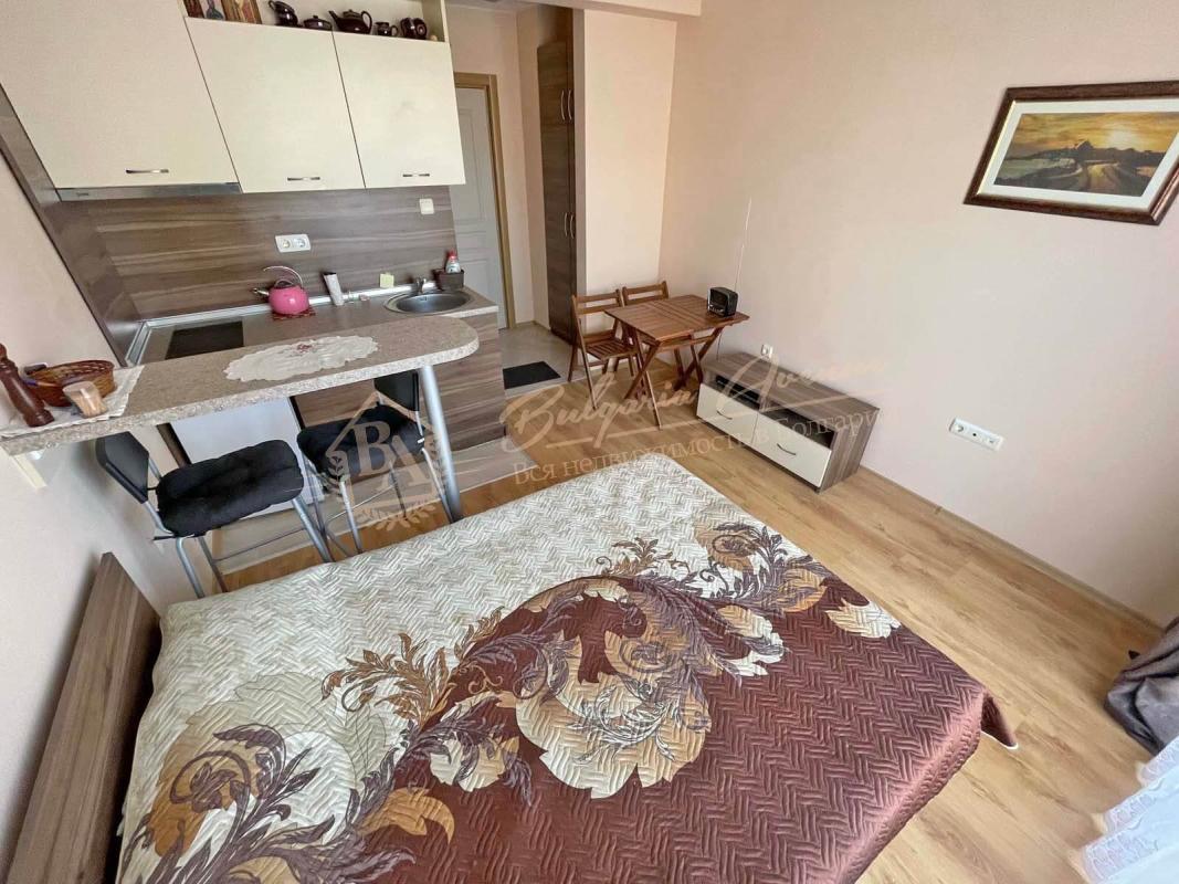 Studio with pool view in the Messembria Palace complex, Sunny Beach