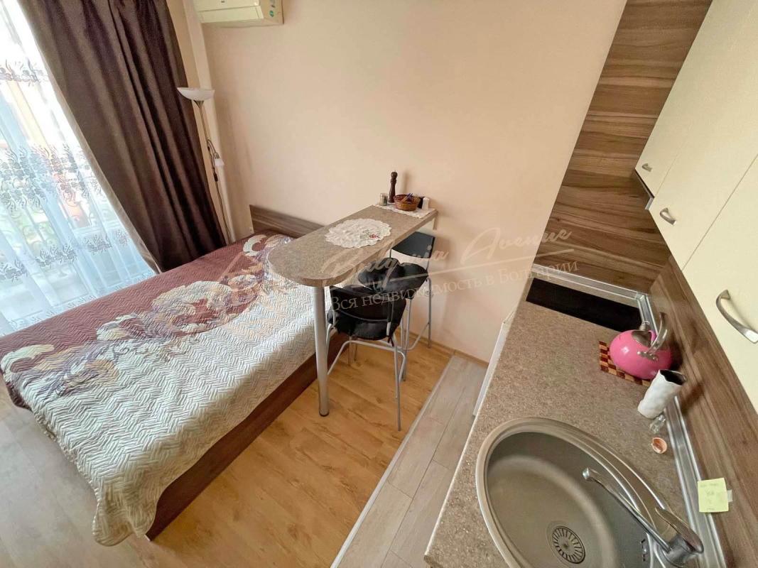 Studio with pool view in the Messembria Palace complex, Sunny Beach