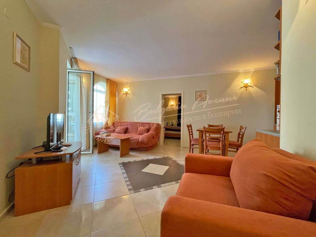 Three-bedroom apartment with 2 terraces in the Victoria Residence complex, Sunny Beach