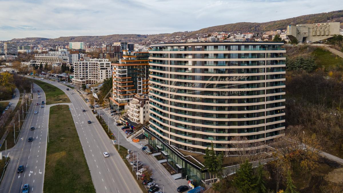 Two-bedroom apartment in a new elite residential building in the southern part of the Briz district in Varna.