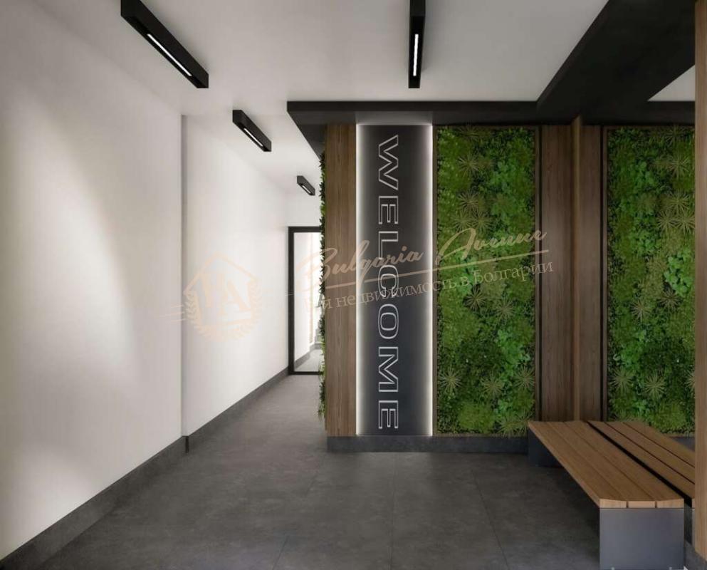 Large three-bedroom apartment from the developer in Varna, next to the Primorski Park