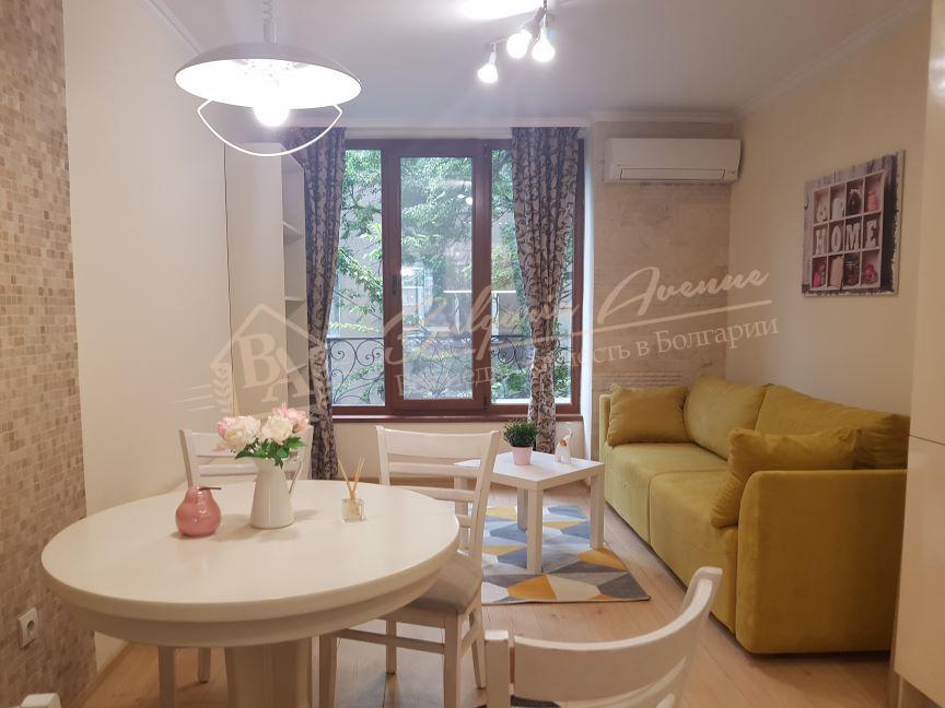 Two-Bedroom Apartment in the Generals District, Varna