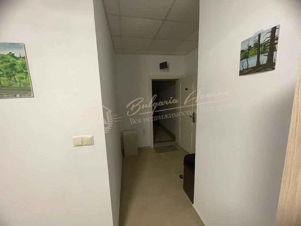 Spacious studio apartment with English courtyard in the Tarsis Nova complex, Sunny Beach