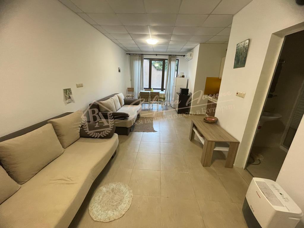 Spacious studio apartment with English courtyard in the Tarsis Nova complex, Sunny Beach