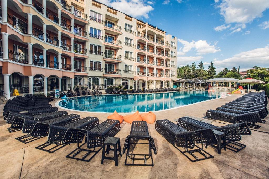 Furnished studio apartment in the "Avenue Deluxe" complex, Sunny Beach