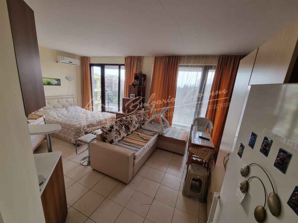 Studio in a residential building in Ravda, low maintenance fee