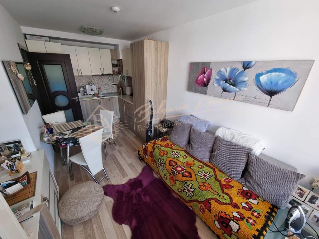 1-Bedroom Apartment in Rodina Complex, Sveti Vlas - Mountain and Pool View