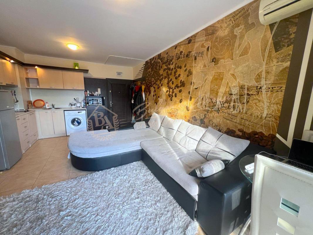 Cosy Two-Bedroom Apartment with Pool View in the Apollon 6 Complex