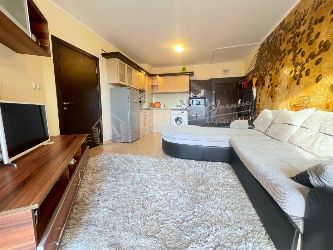 Cosy Two-Bedroom Apartment with Pool View in the Apollon 6 Complex