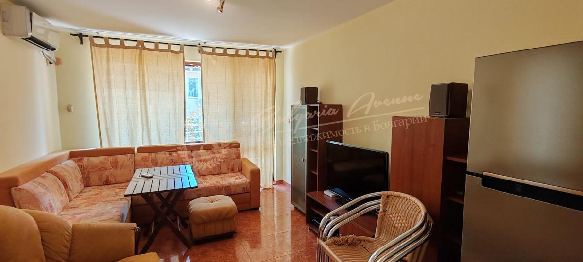 One-bedroom apartment in a residential building in Sveti Vlas - no maintenance fee