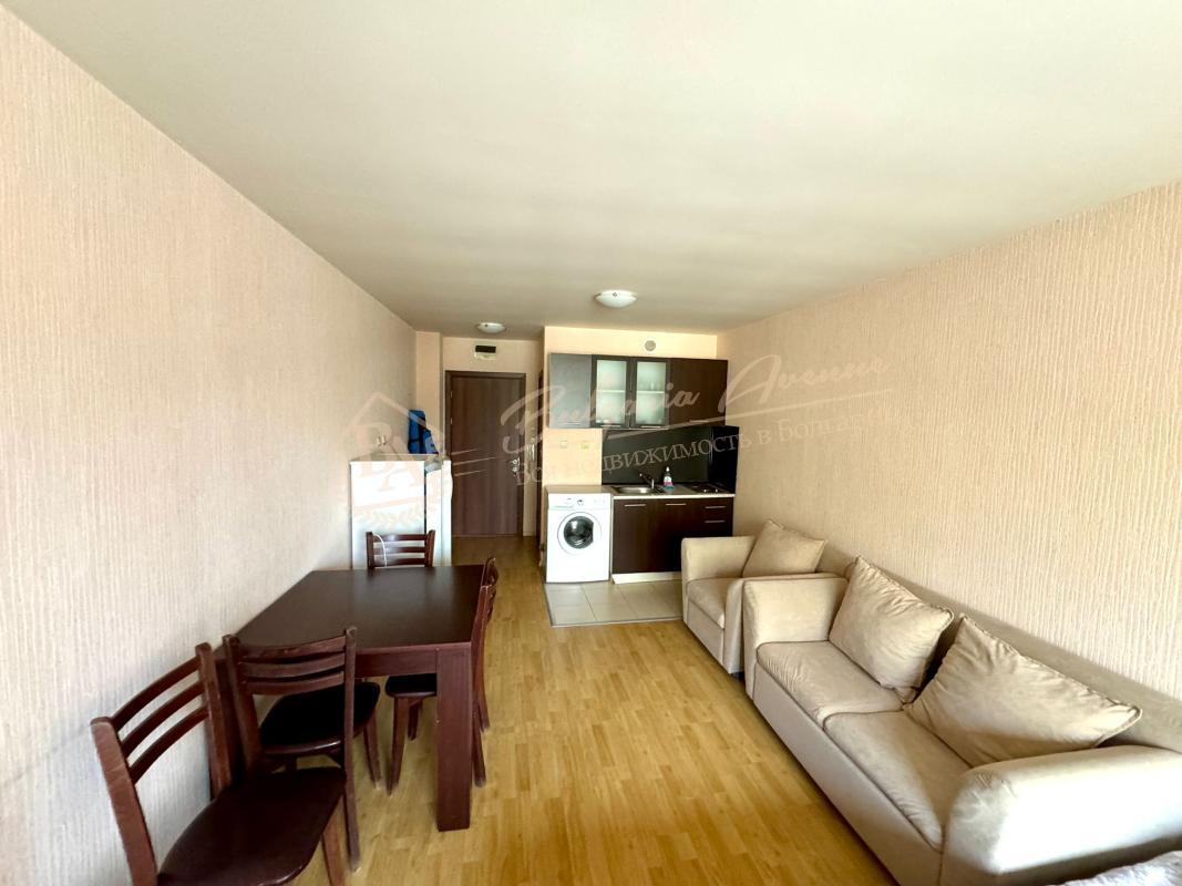 Studio apartment in the "Vigo" complex on the first line of the sea in Nessebar.