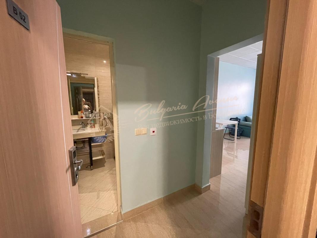 Spacious studio apartment with English courtyard in the Tarsis complex, Sunny Beach