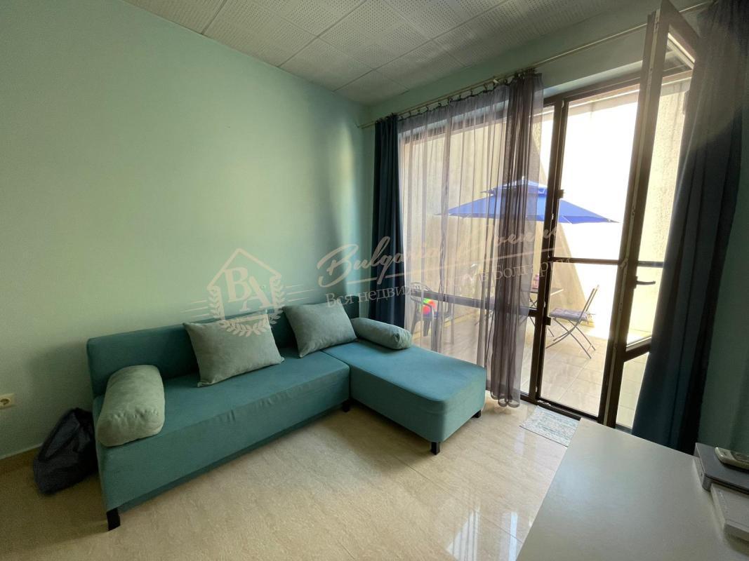 Spacious studio apartment with English courtyard in the Tarsis complex, Sunny Beach