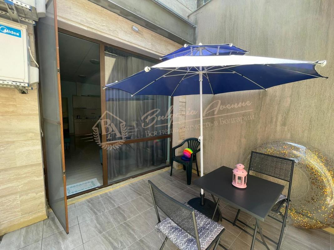 Spacious studio apartment with English courtyard in the Tarsis complex, Sunny Beach
