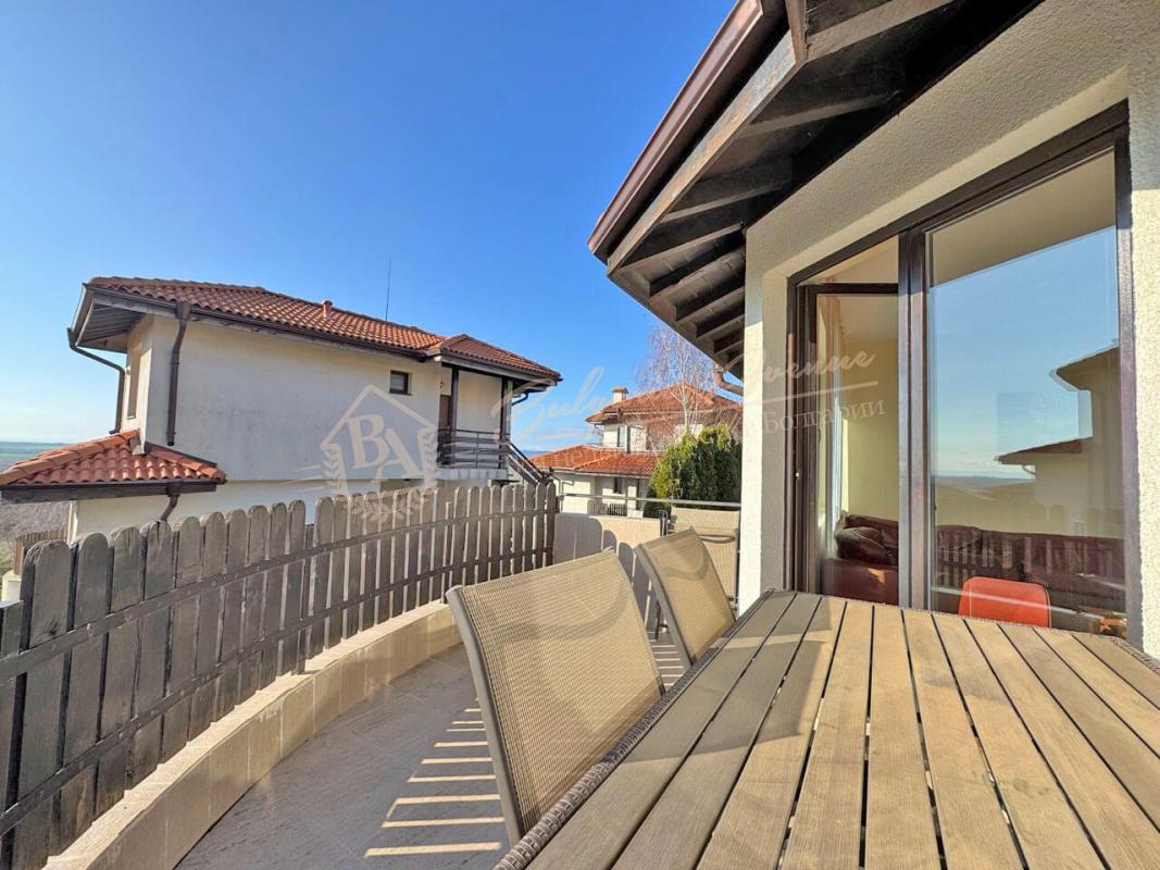 Трехкомнатный апартамент с видом на море в комплексе Bay View Villas, Кошарица