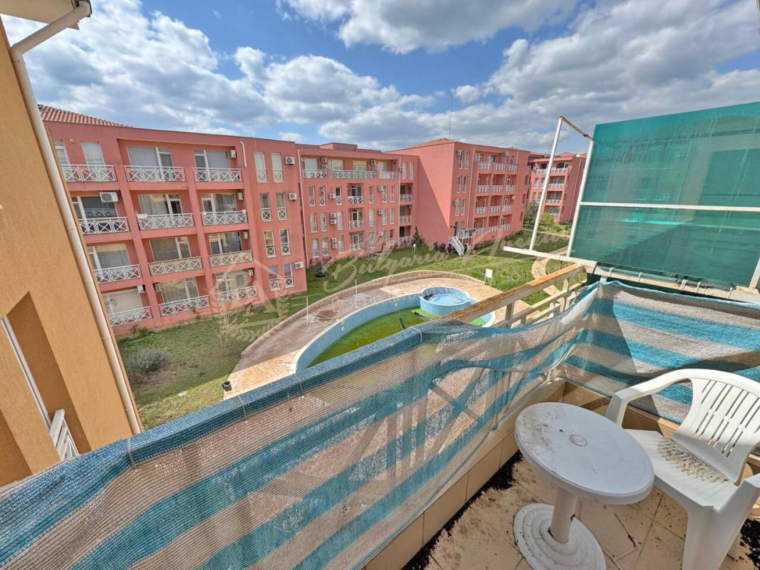Studio with pool view in Sunny Day 6 complex, Sunny Beach