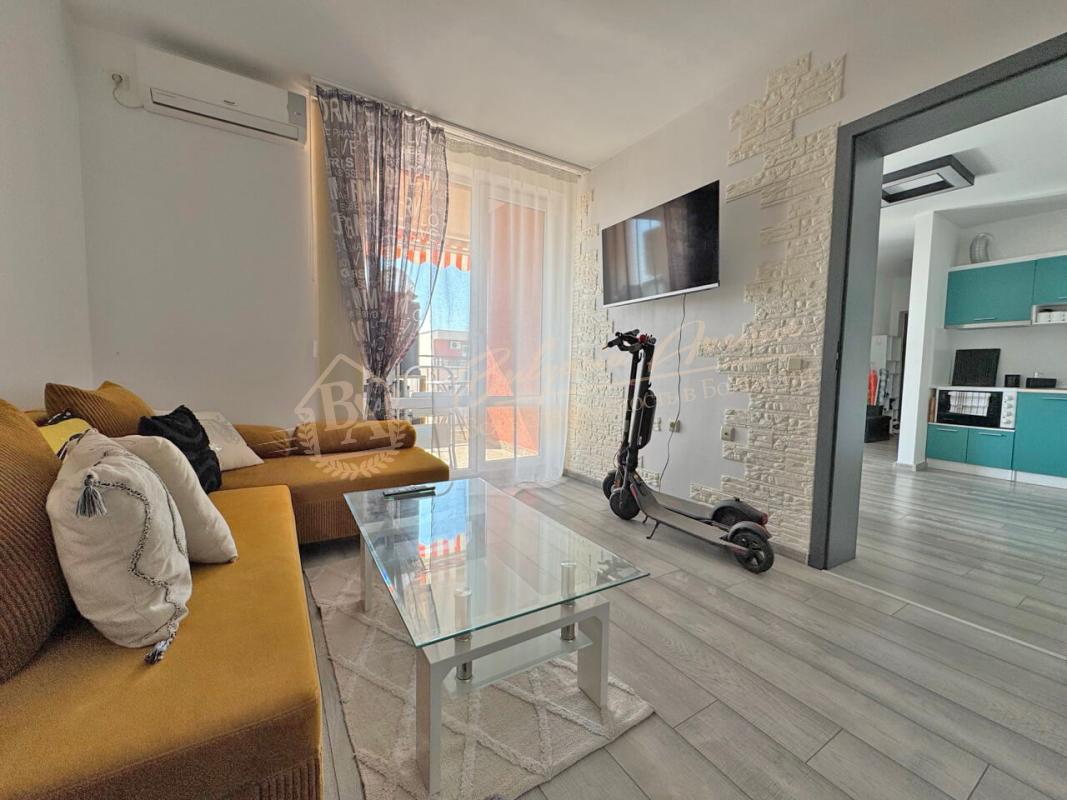 Продажа двухкомнатной квартиры в комплексе Holiday Fort Солнечный берег