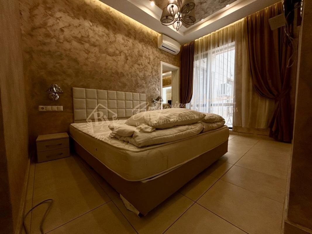 Stylish Three-Bedroom Apartment in the Modern Residential Complex Tarsis Nova