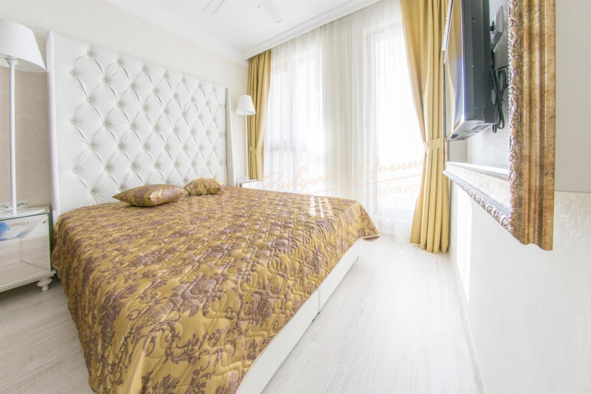 Stylish Two-Bedroom Apartment in Harmony Suites