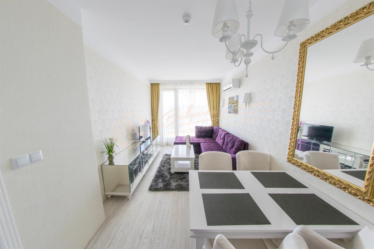 Stylish Two-Bedroom Apartment in Harmony Suites
