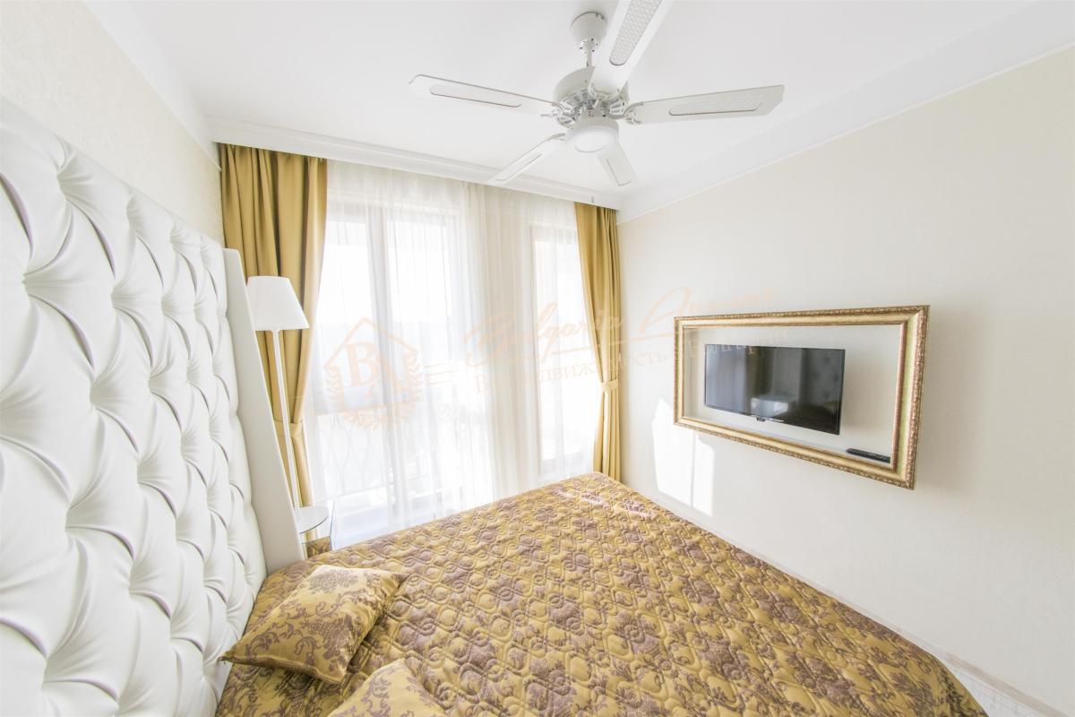 Stylish Two-Bedroom Apartment in Harmony Suites