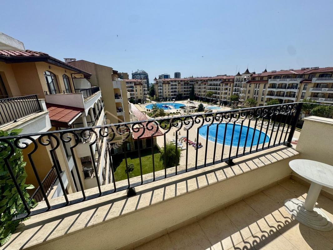Просторный 3-комнатный апартамент в Royal Sun, Солнечный Берег
