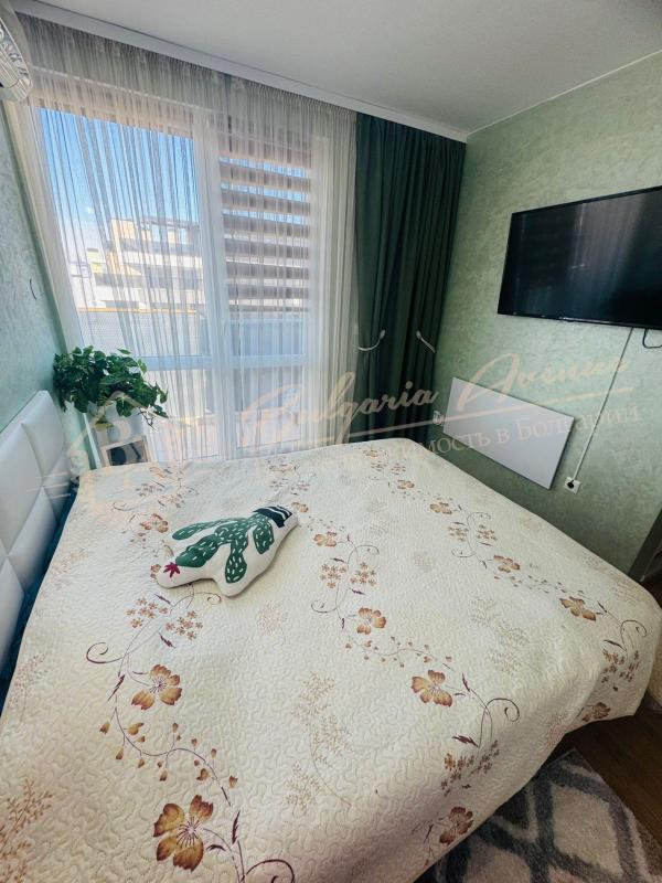 Трехкомнатный апартамент в комплексе Sweet Homes 1, Солнечный берег