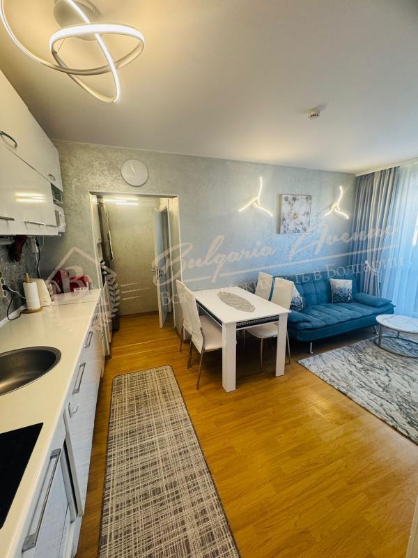 Трехкомнатный апартамент в комплексе Sweet Homes 1, Солнечный берег