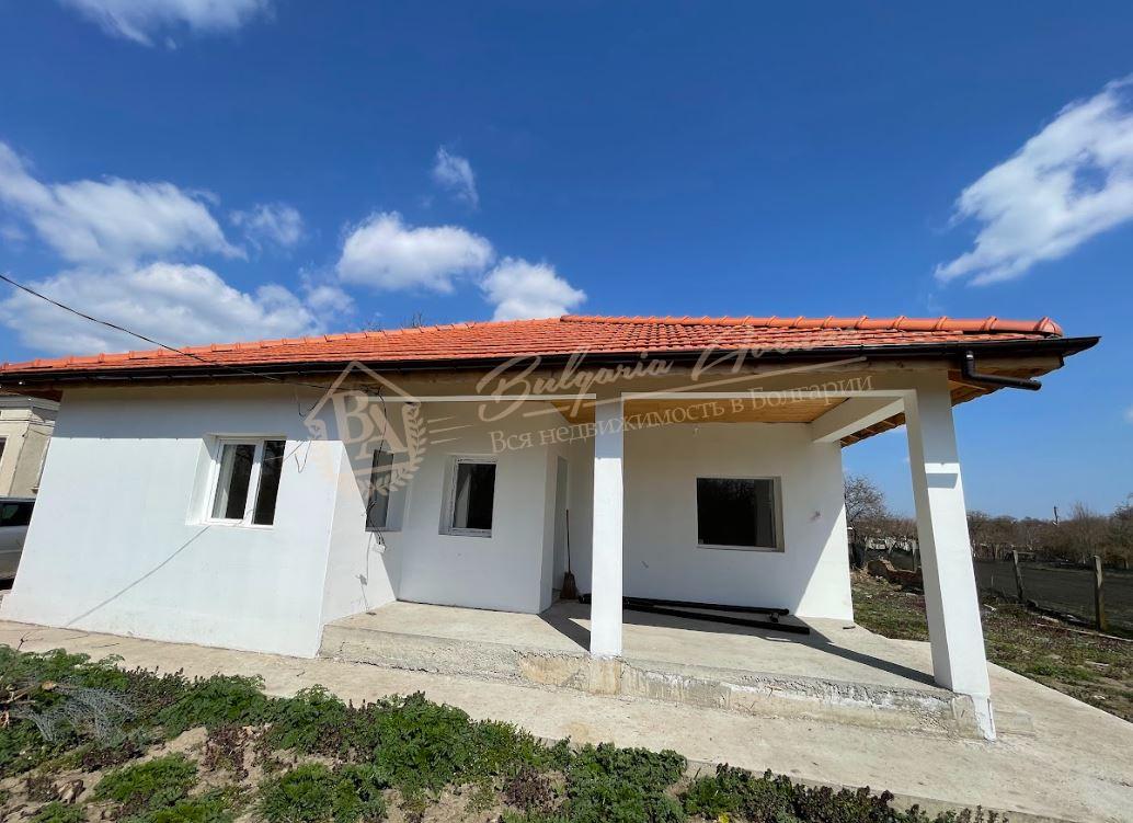 Fully Renovated House with 1200 m² Yard in the Village of Zmeevo, Dobrich Region