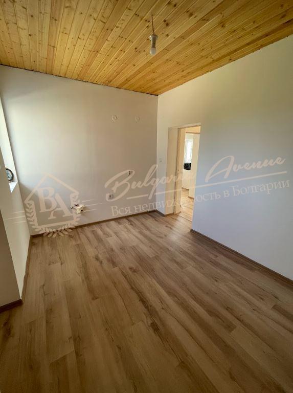 Fully Renovated House with 1200 m² Yard in the Village of Zmeevo, Dobrich Region