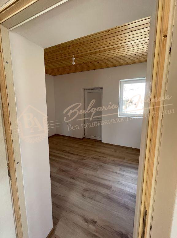 Fully Renovated House with 1200 m² Yard in the Village of Zmeevo, Dobrich Region