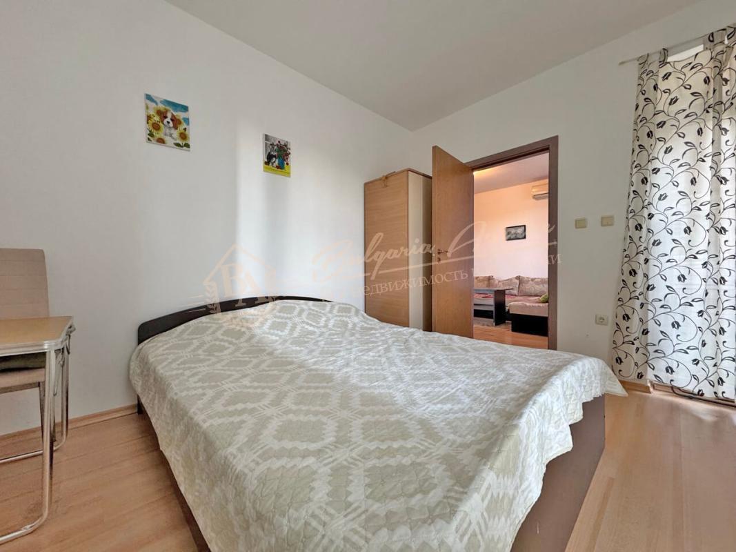 Beautiful three-bedroom apartment on the ground floor in the Sunny Day 6 complex, Sunny Beach