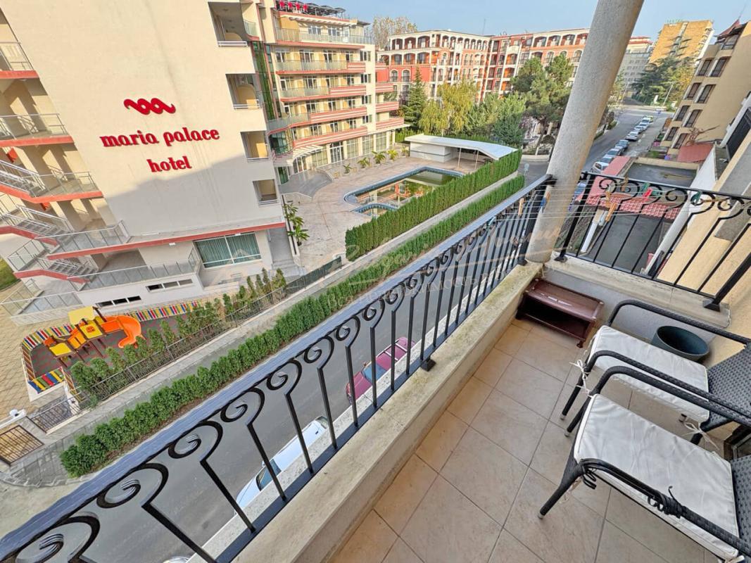 Удобная двухкомнатная квартира в комплексе Royal Sun, Солнечный берег